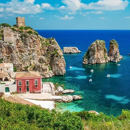 Tina Konukevi Castellammare del Golfo